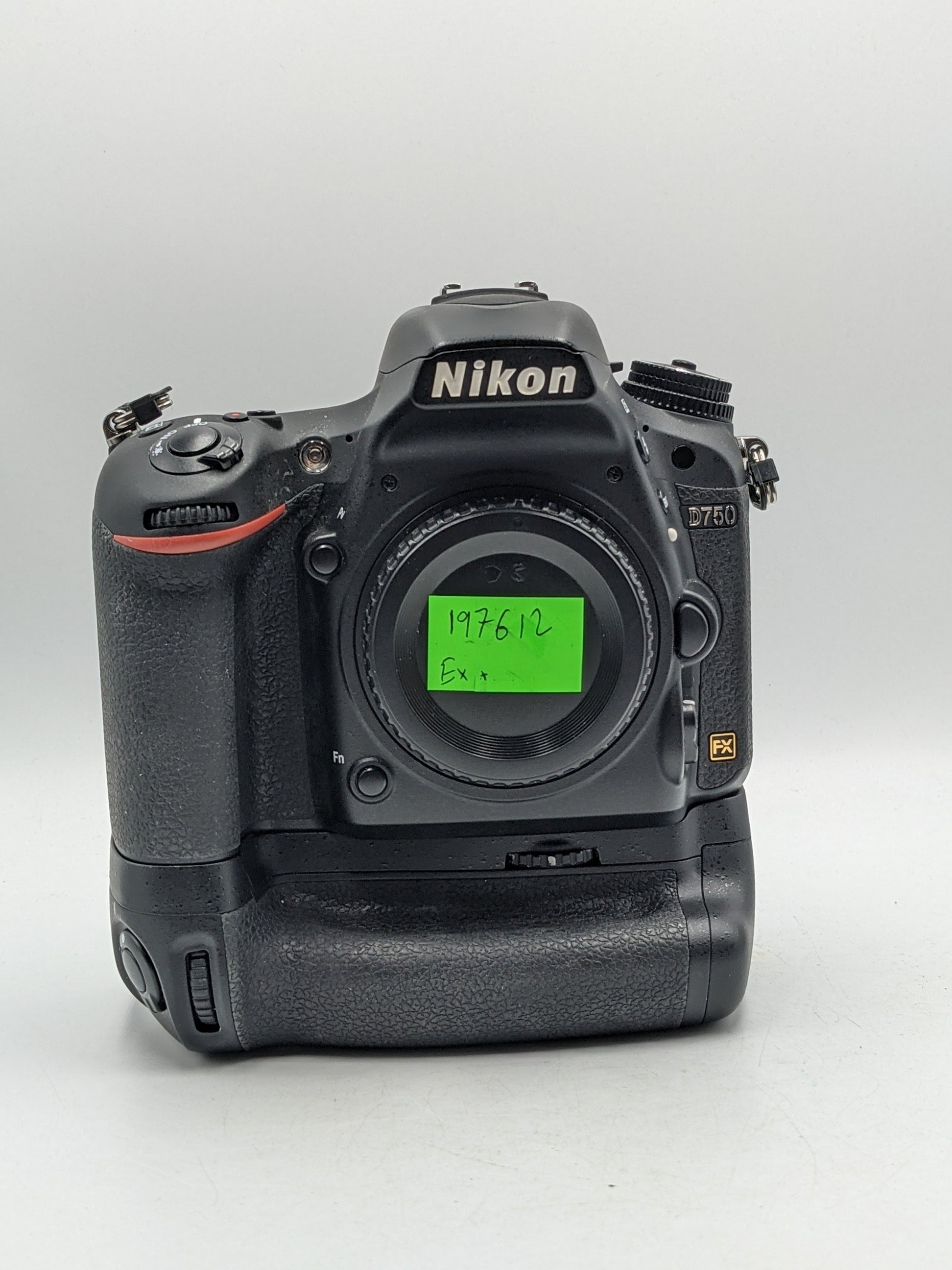 USED Nikon D750 with Nikon MB-D16 Battery Grip