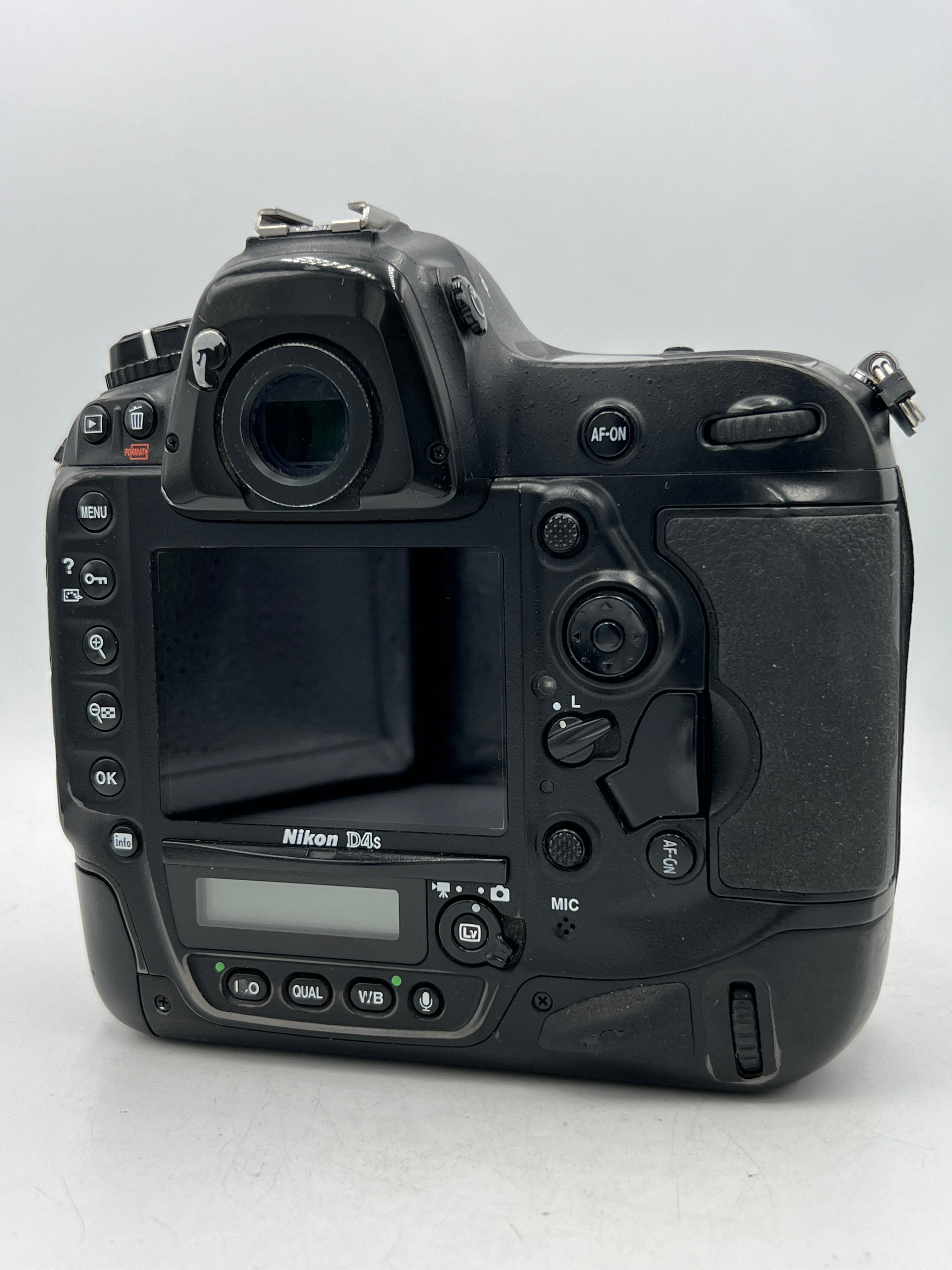 USED Nikon D4s DSLR Camera Body