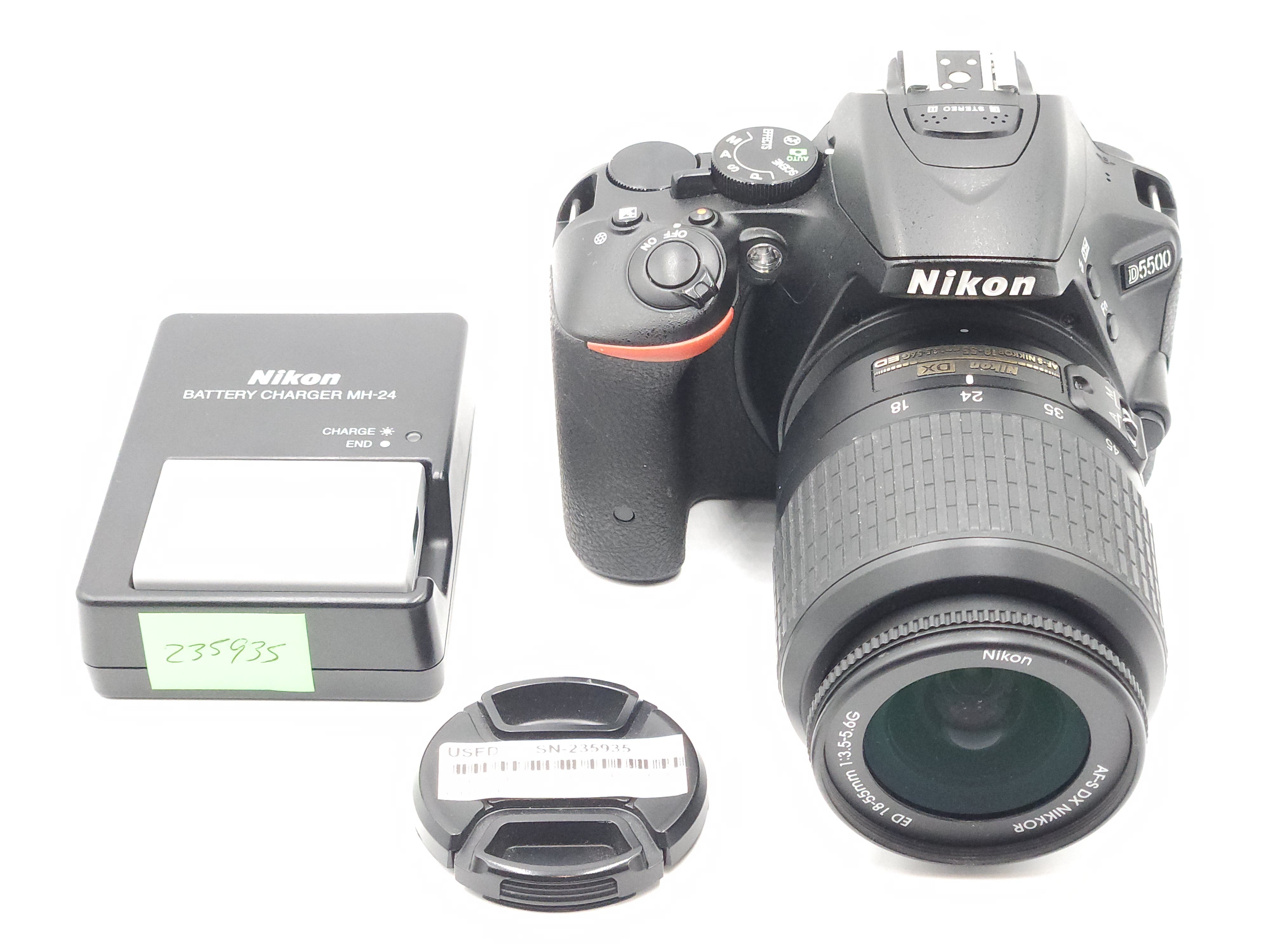 USED Nikon D5500 DSLR w/ 18-55 Kit Black