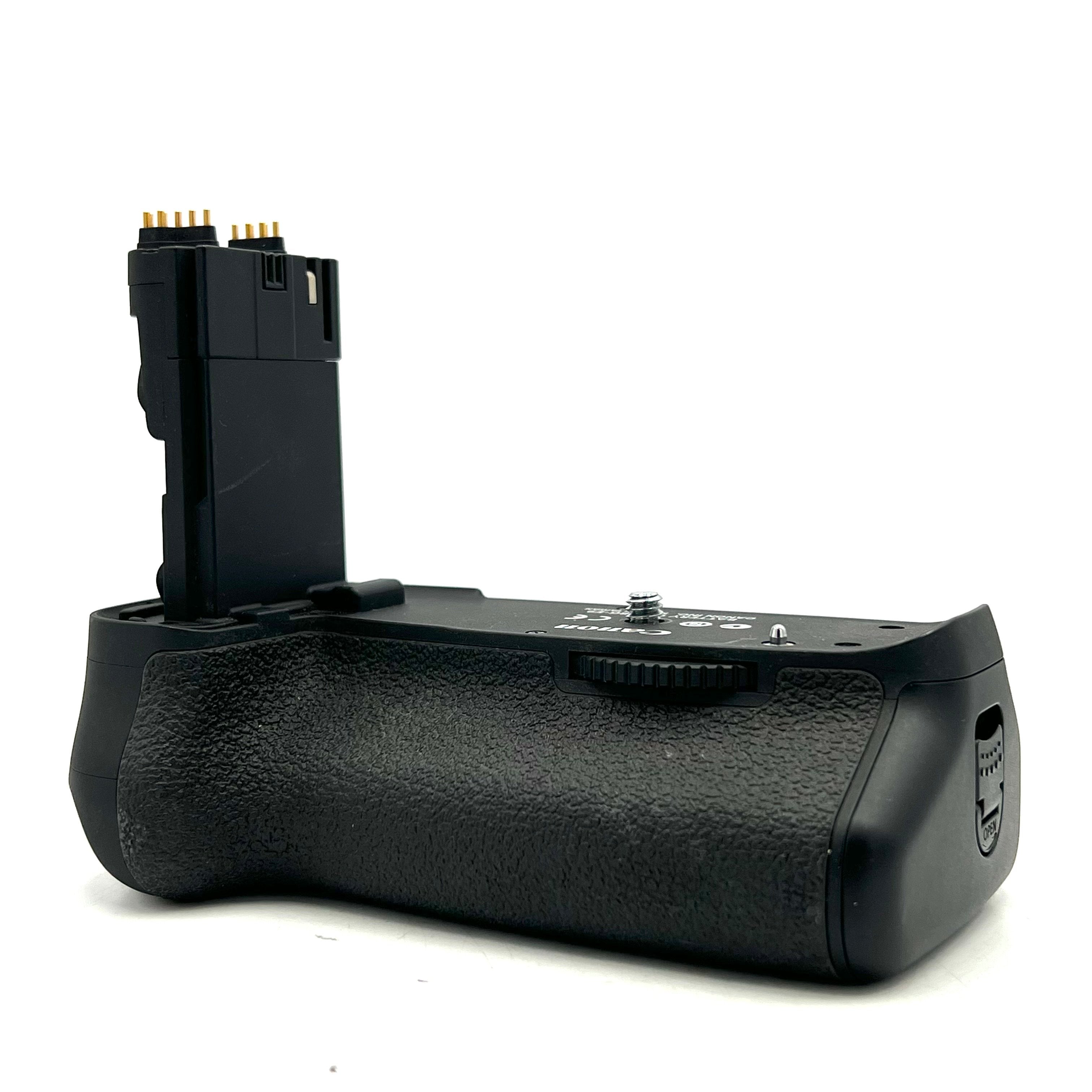 Used Canon BG-E9 Battery Grip for Canon 60D Camera