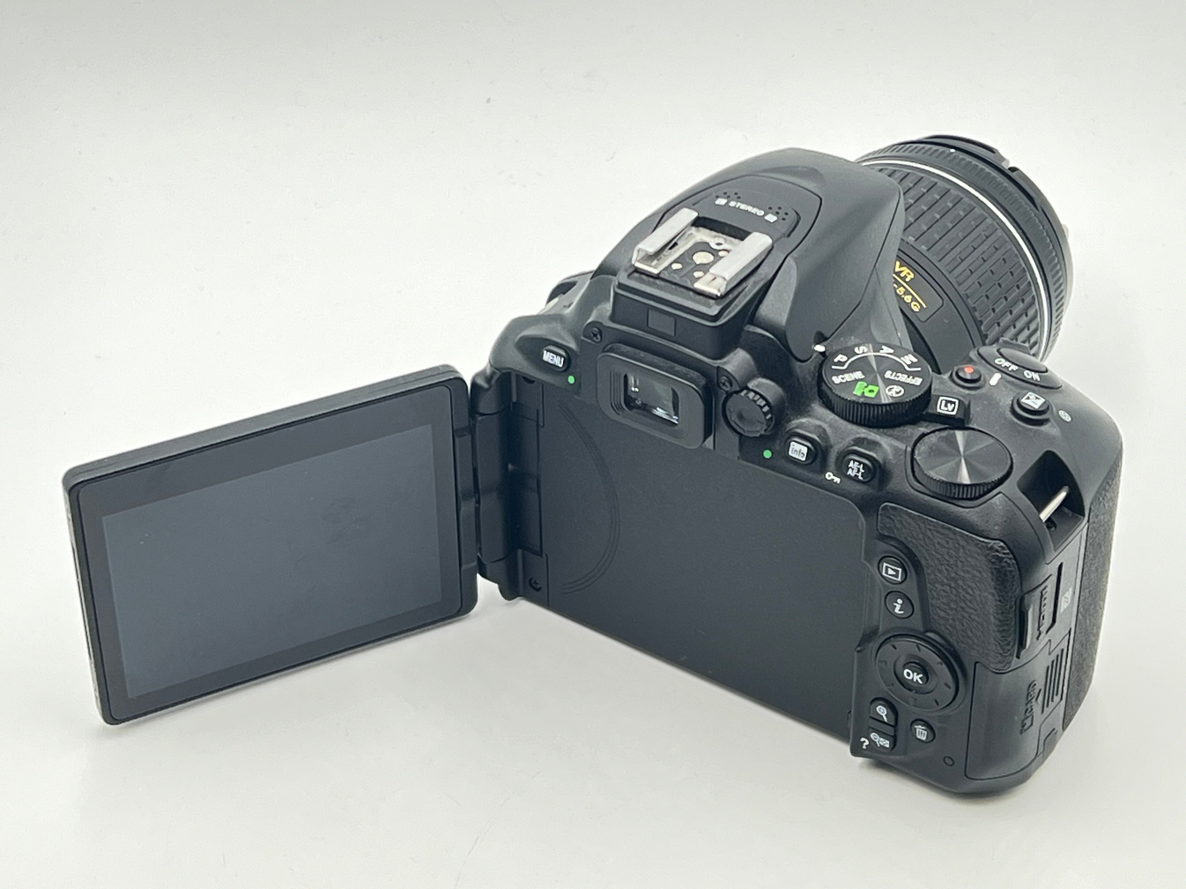 USED Nikon D5600 DSLR Camera with 18-55