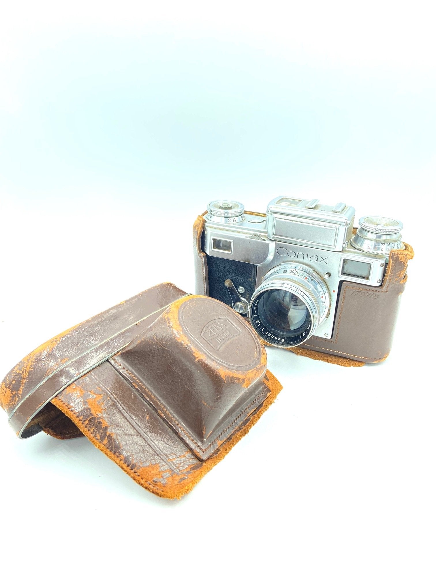 USED Zeiss Ikon Contax with 50mm f/1.5 (with case, COLLECTIBLE)