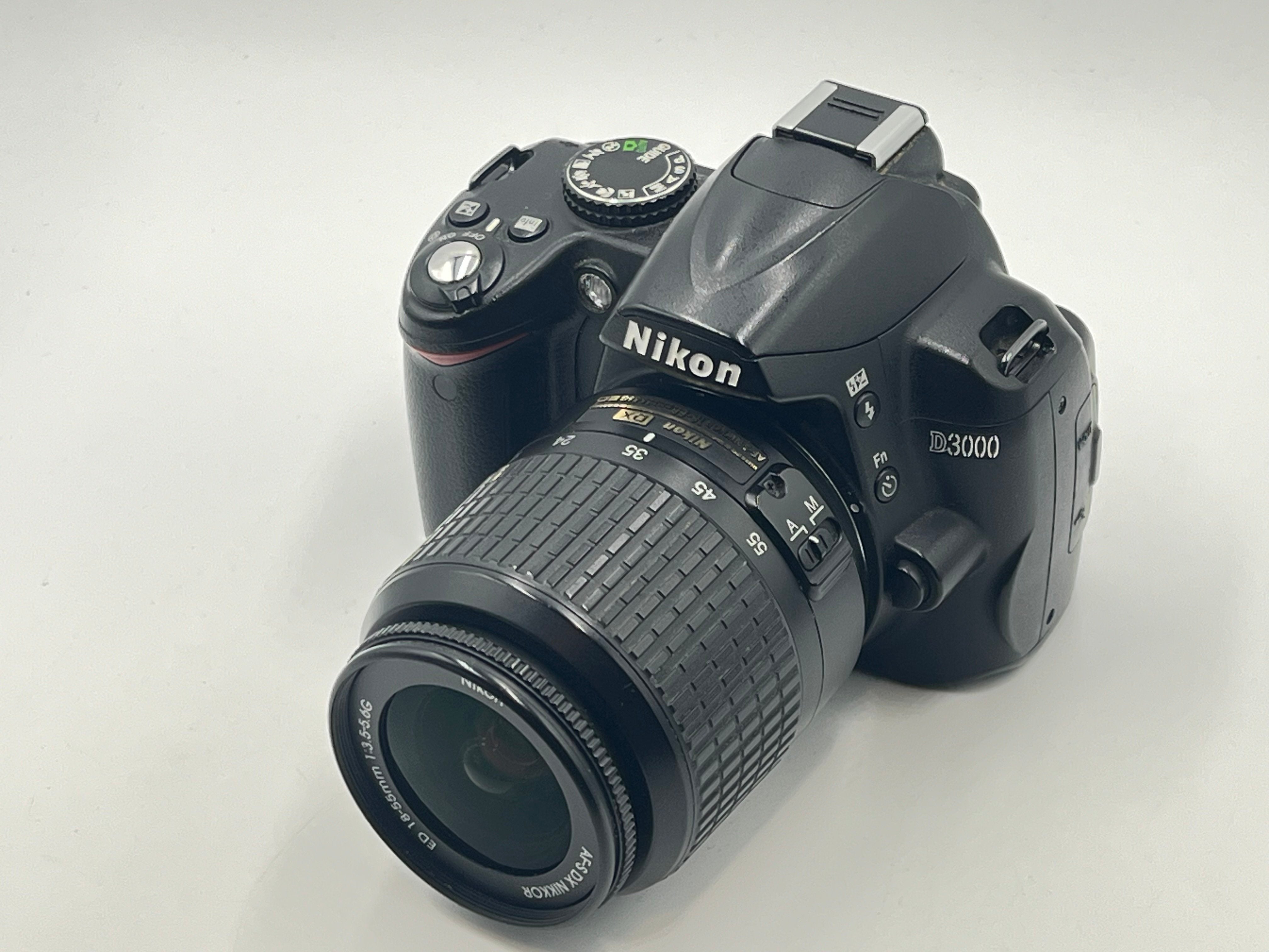 USED Nikon D3000 DSLR w/ 18-55mm Lens