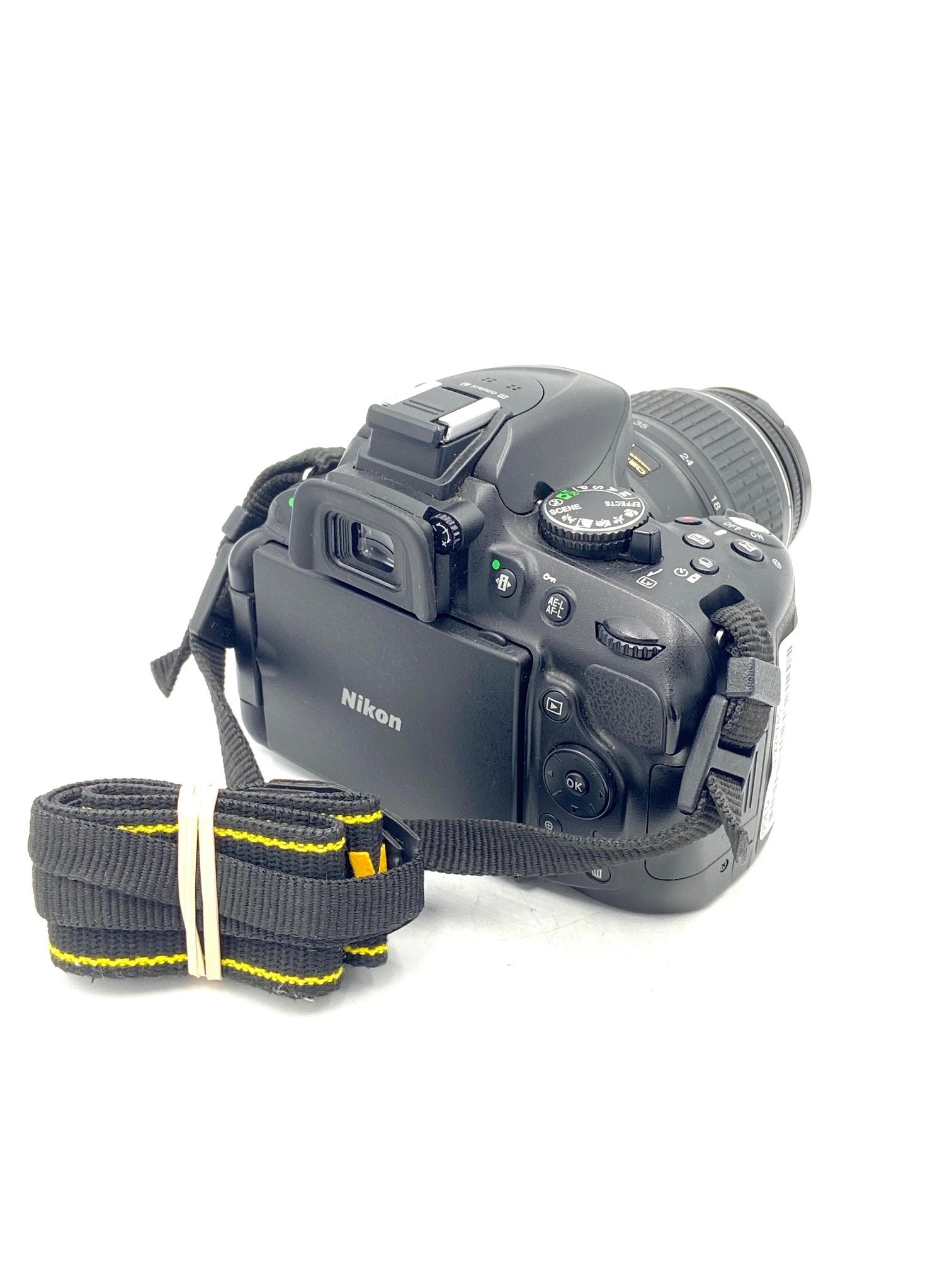 USED Nikon D5200 with 18-55 II (non-VR) Lens