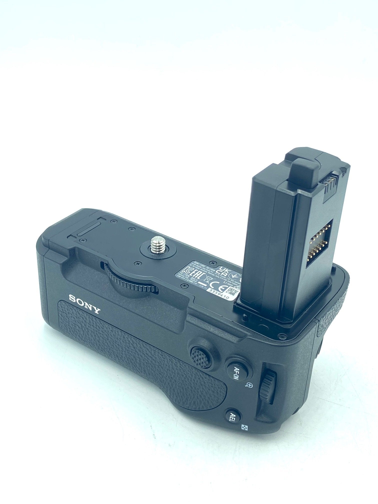 Used Sony VG-C4EM Vertical Grip for a7R IV