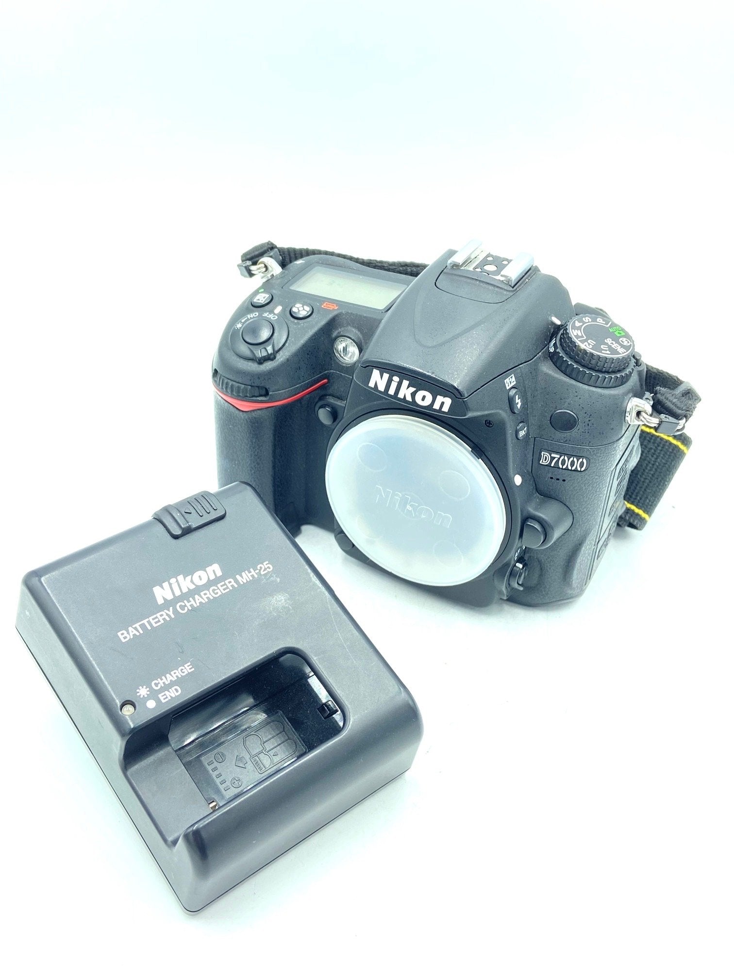 USED Nikon D7000 DSLR Body