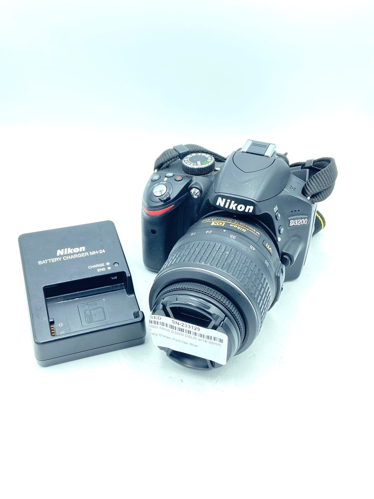 USED Nikon D3200 DSLR w/18-55mm Kit