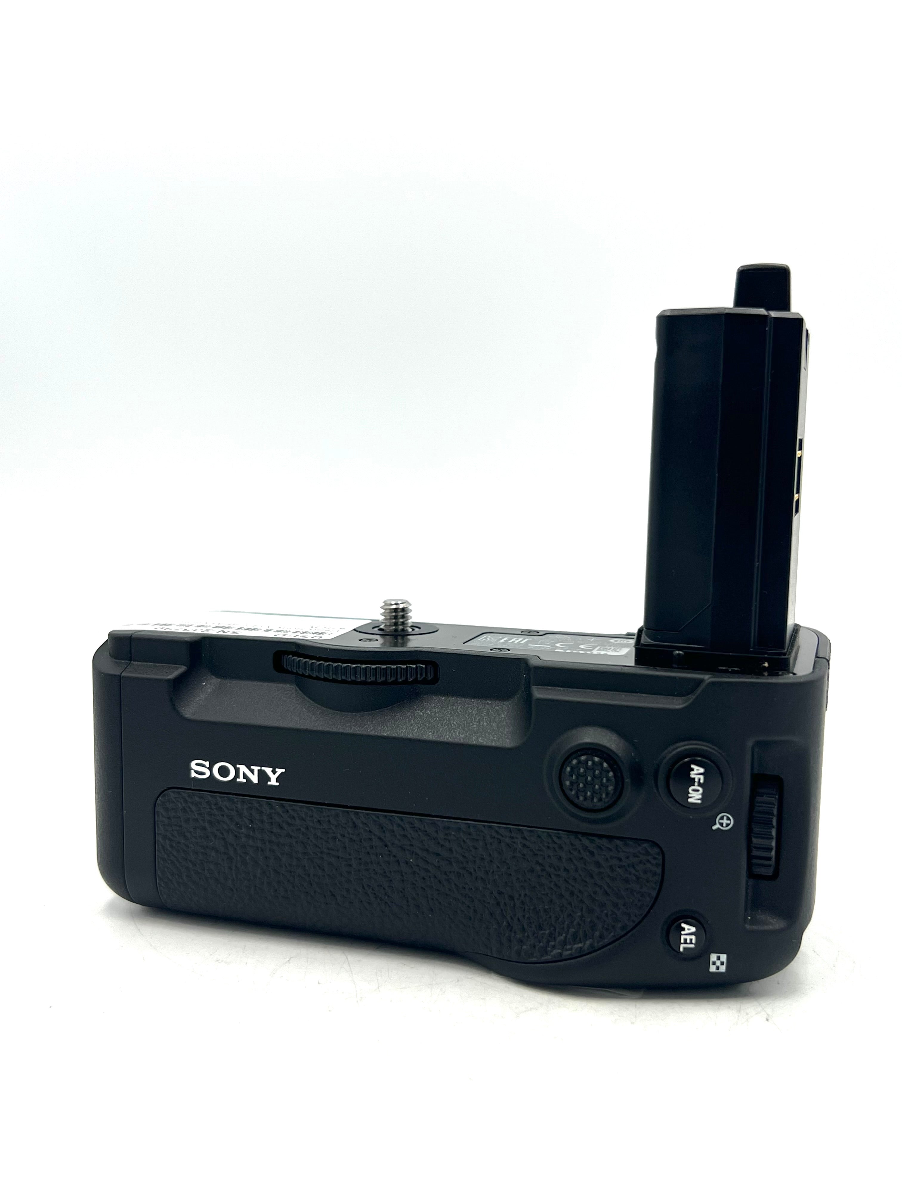 Used Sony VG-C4EM Vertical Grip for a7R IV