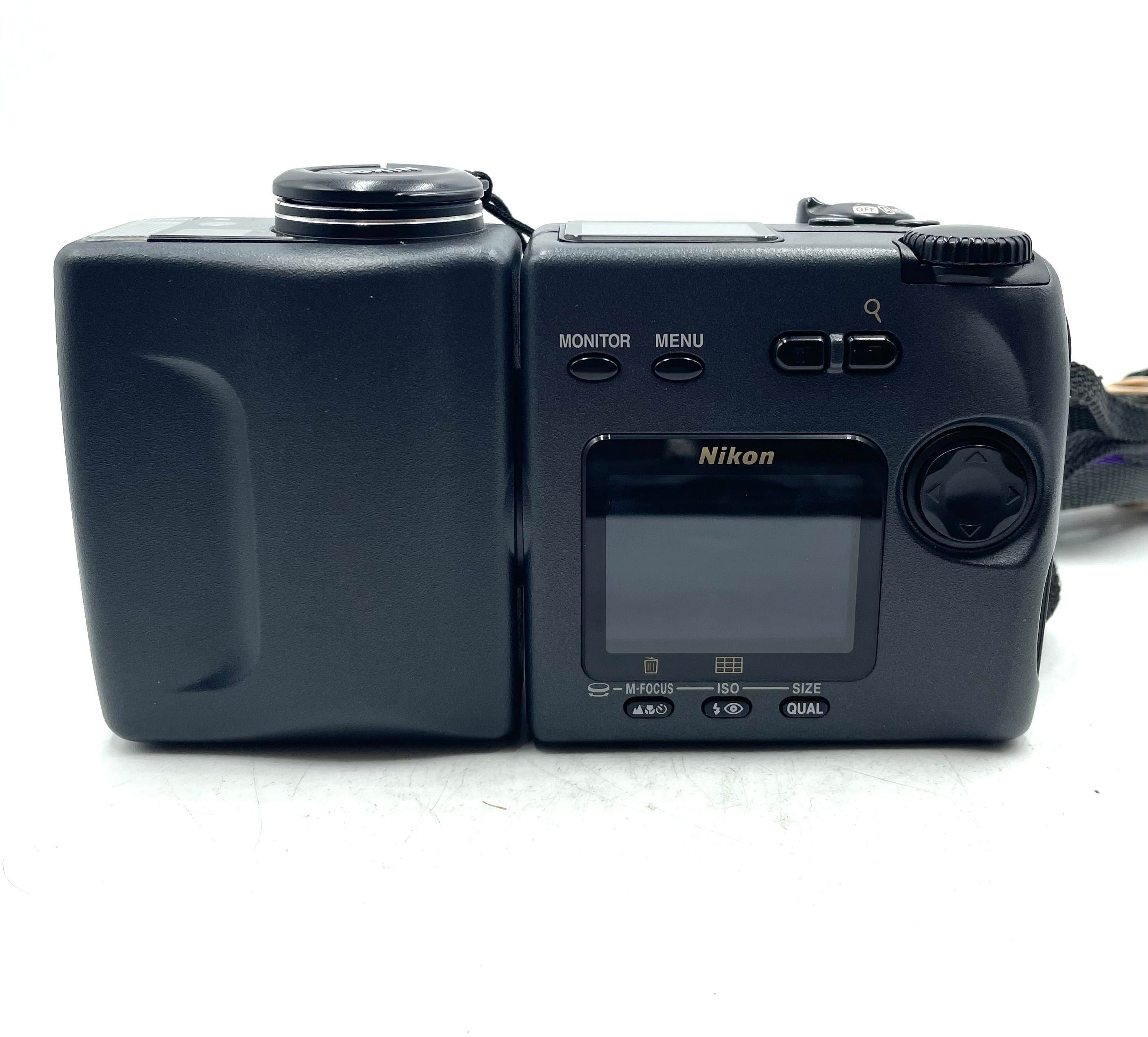 USED Nikon Coolpix 990