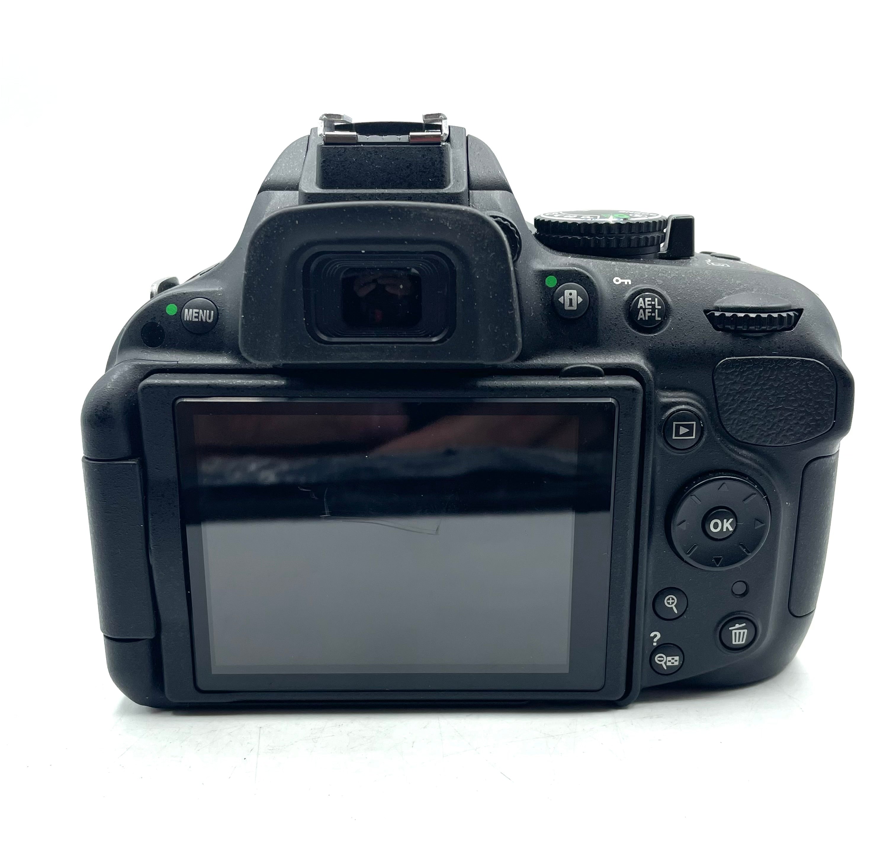 USED Nikon D5200 Digital SLR w/ 18-55mm VR