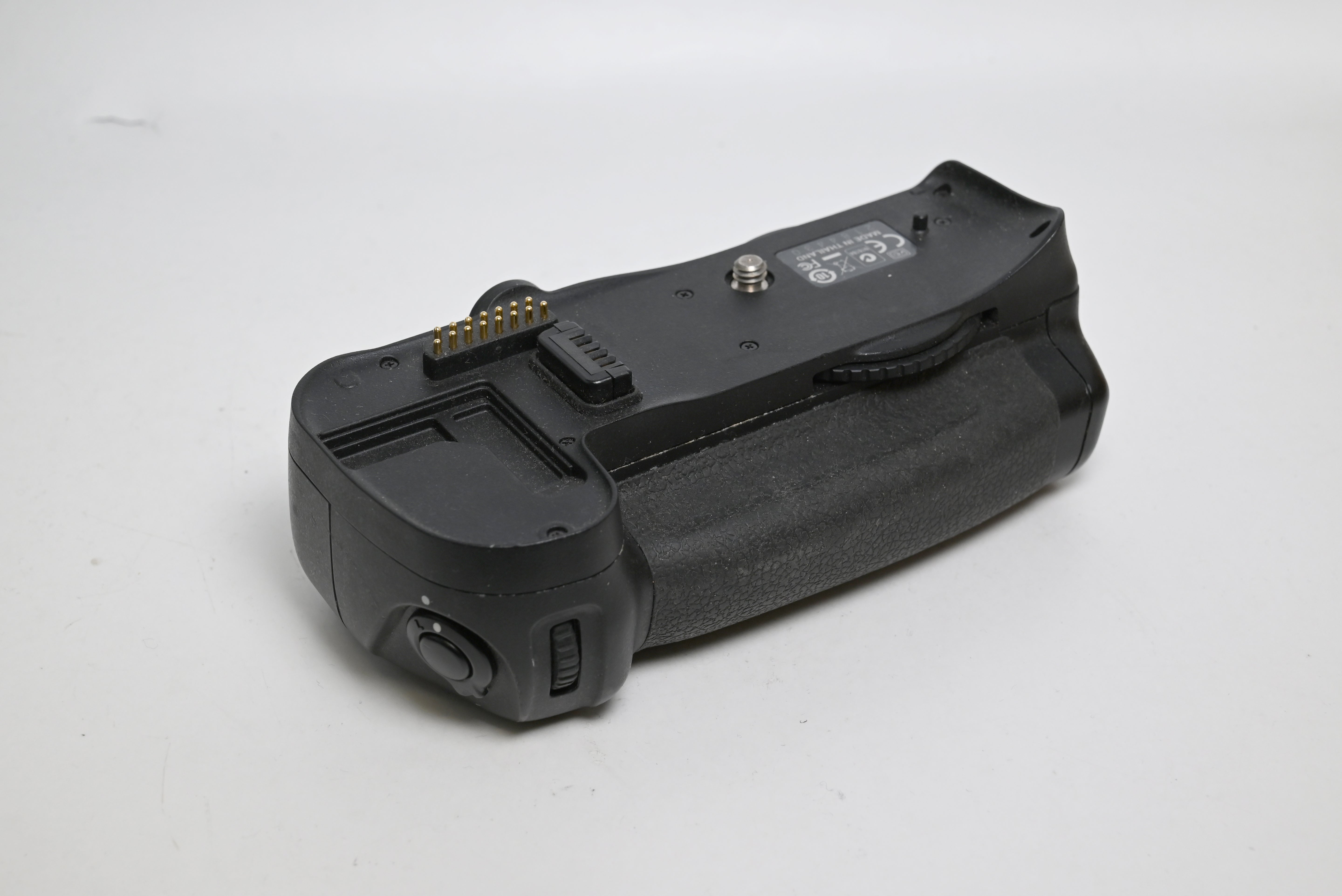 USED Nikon MB-D10 Battery Grip