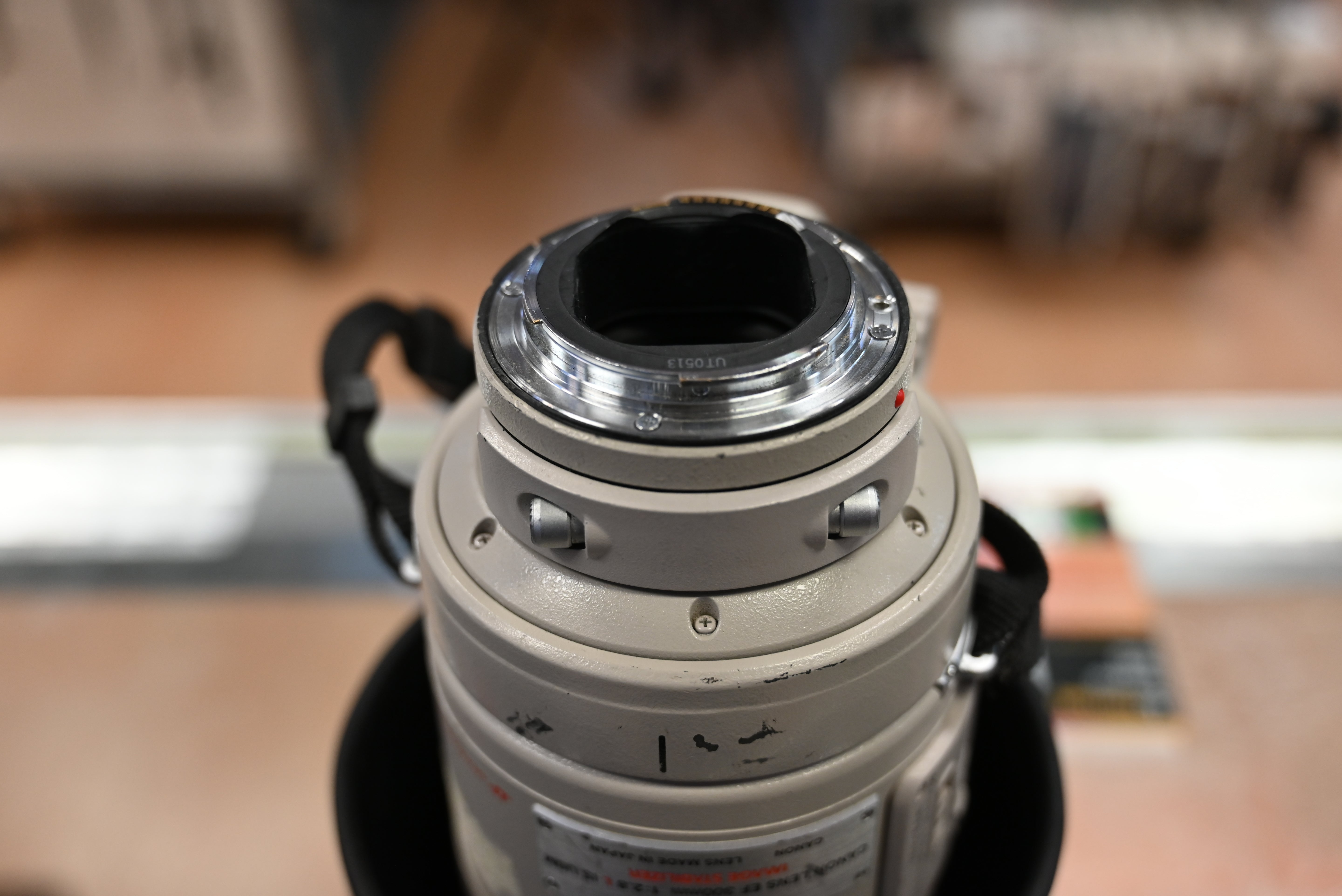 USED Canon 300mm F2.8L IS USM Lens