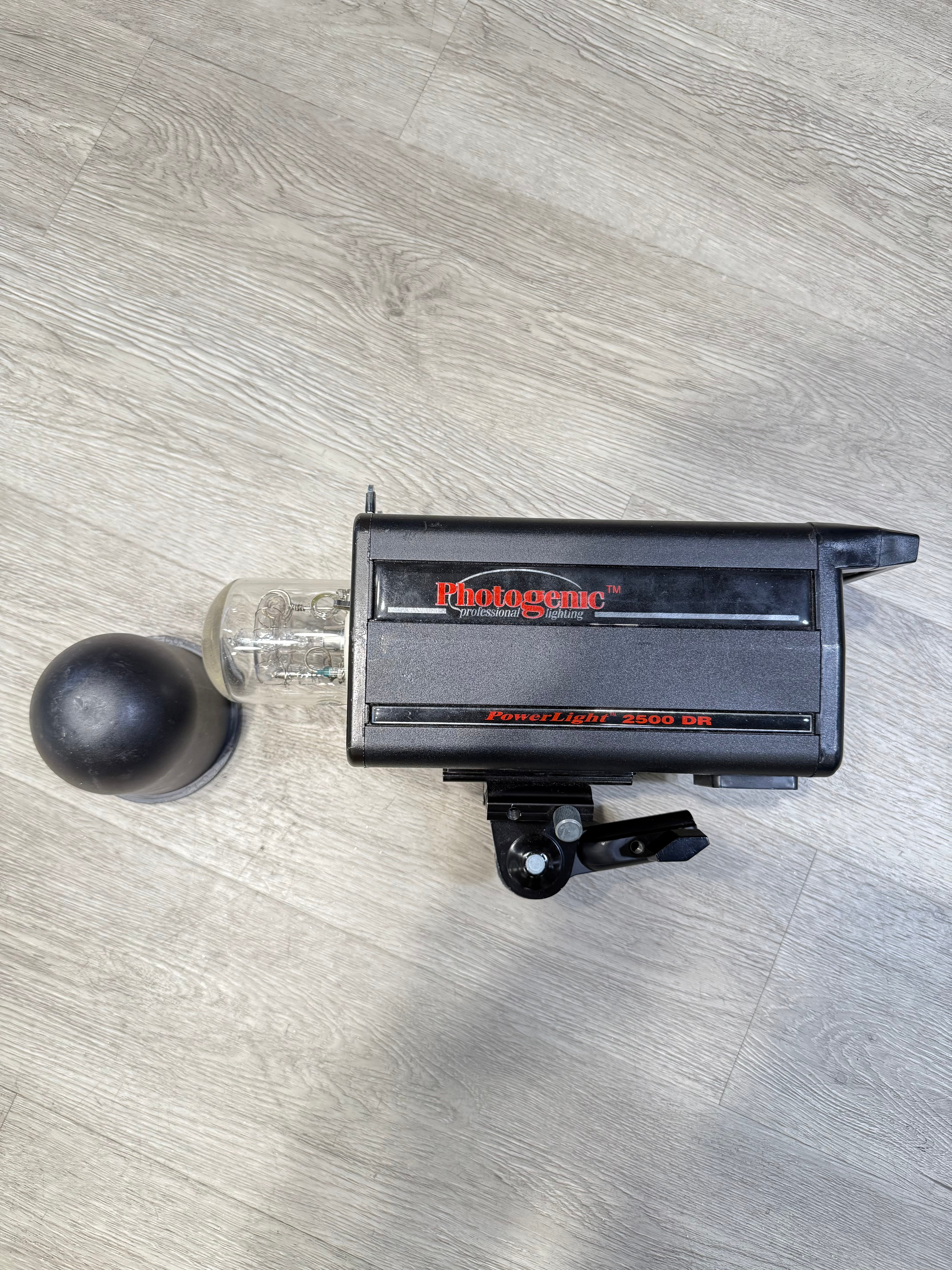 USED Photogenic Powerlight 2500DR with flash tube